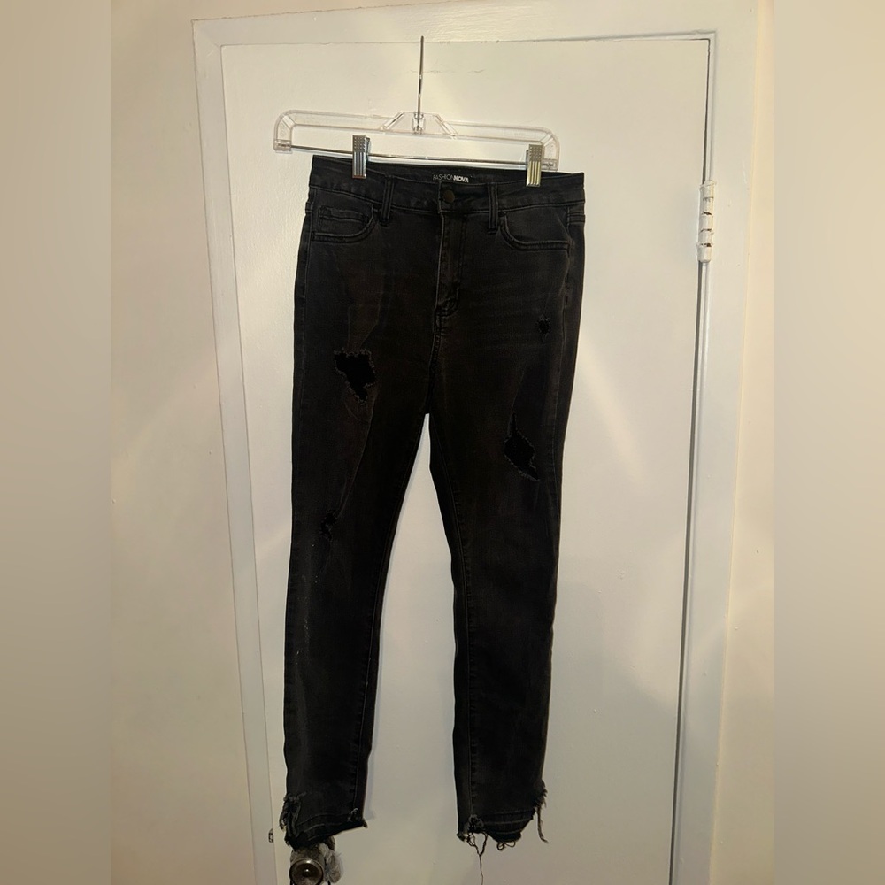 Fashion Nova Black washed Distressed Jeans